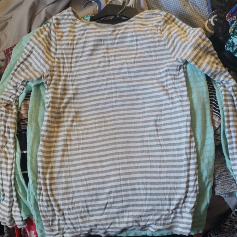 Gap long sleeve tee